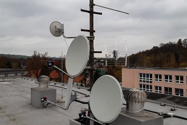 satelit1